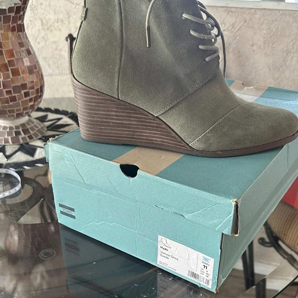 Toms Olive Wedge Ankle Boots - Picture 1 of 8